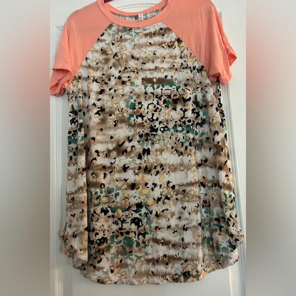 Women’s Peach Animal Print Tunic Size Large NWT